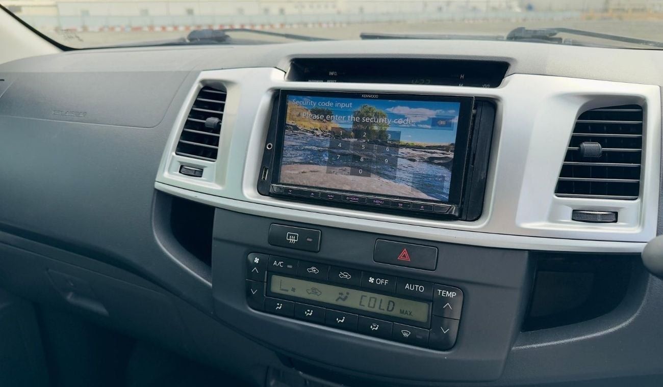 تويوتا هيلوكس 3.0L Diesel MT | OFF Road Tyres | ALLOY RIMS | ROLL BAR | GOOD CONDITION