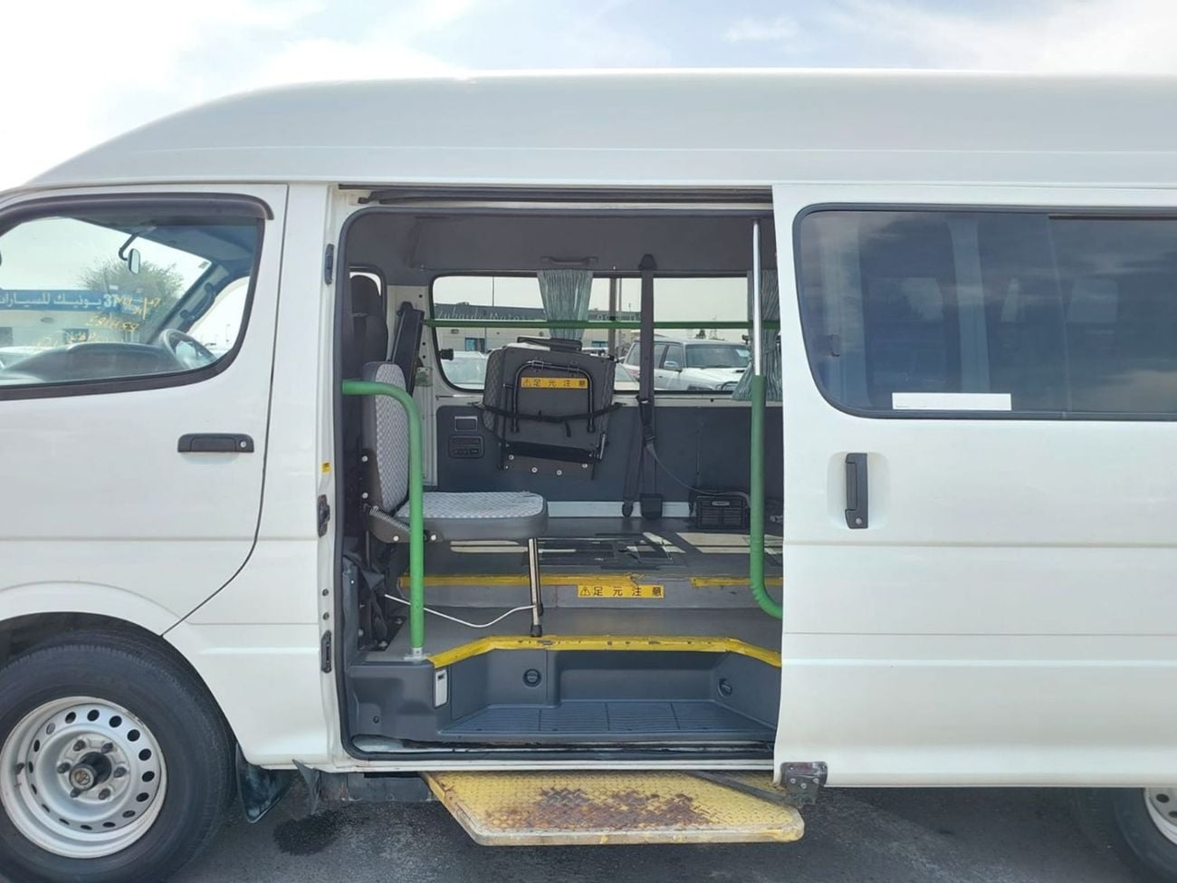 Toyota Hiace (RAMADAN OFFER) TOYOTA HIACE VAN RHD 2003 MODEL 2.4 L PETROL AUTOMATIC(PM02943)