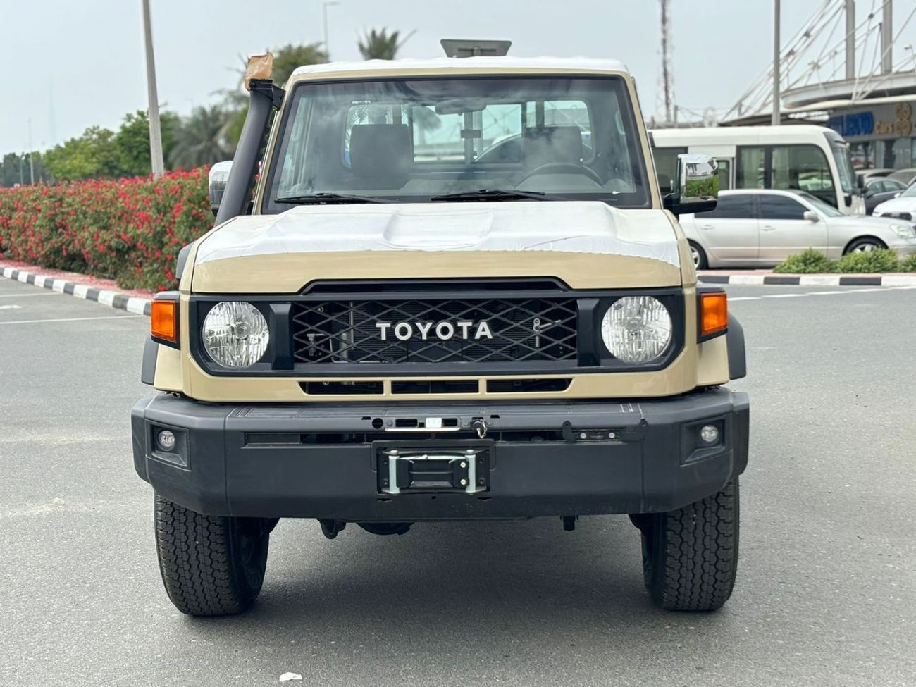 Toyota Land Cruiser Pick Up ECT0027 - TLC79 SCab Pick Up - 2.8L Diesel Auto Beige