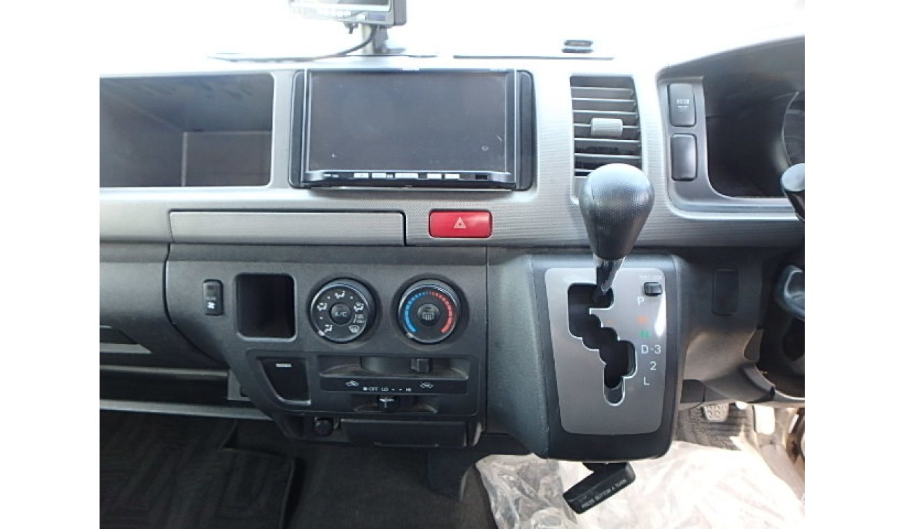 Toyota Hiace 2005