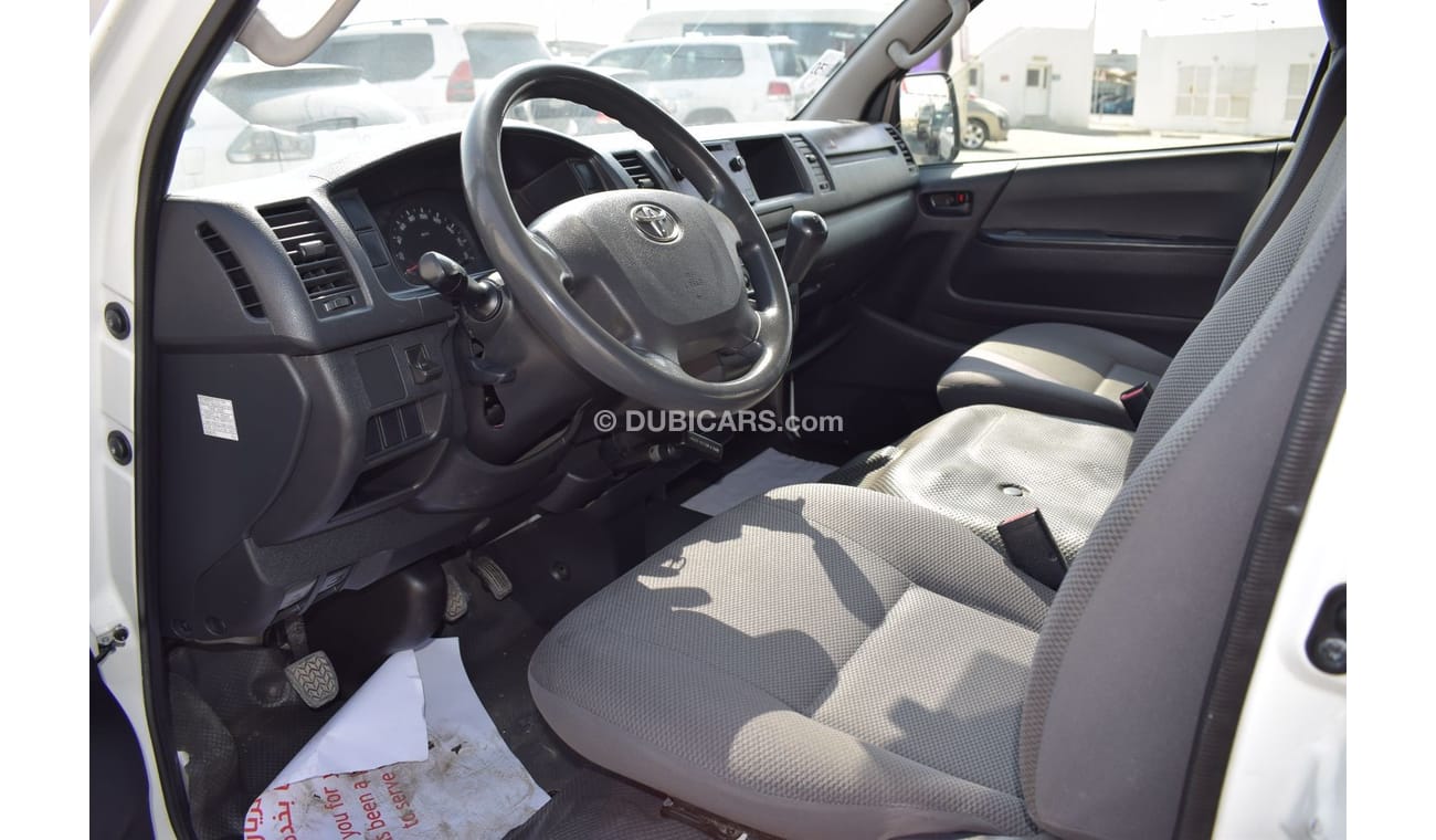 Toyota Hiace Toyota Hiace Midroof Bus 15 seater, Model:2014. Excellent condition
