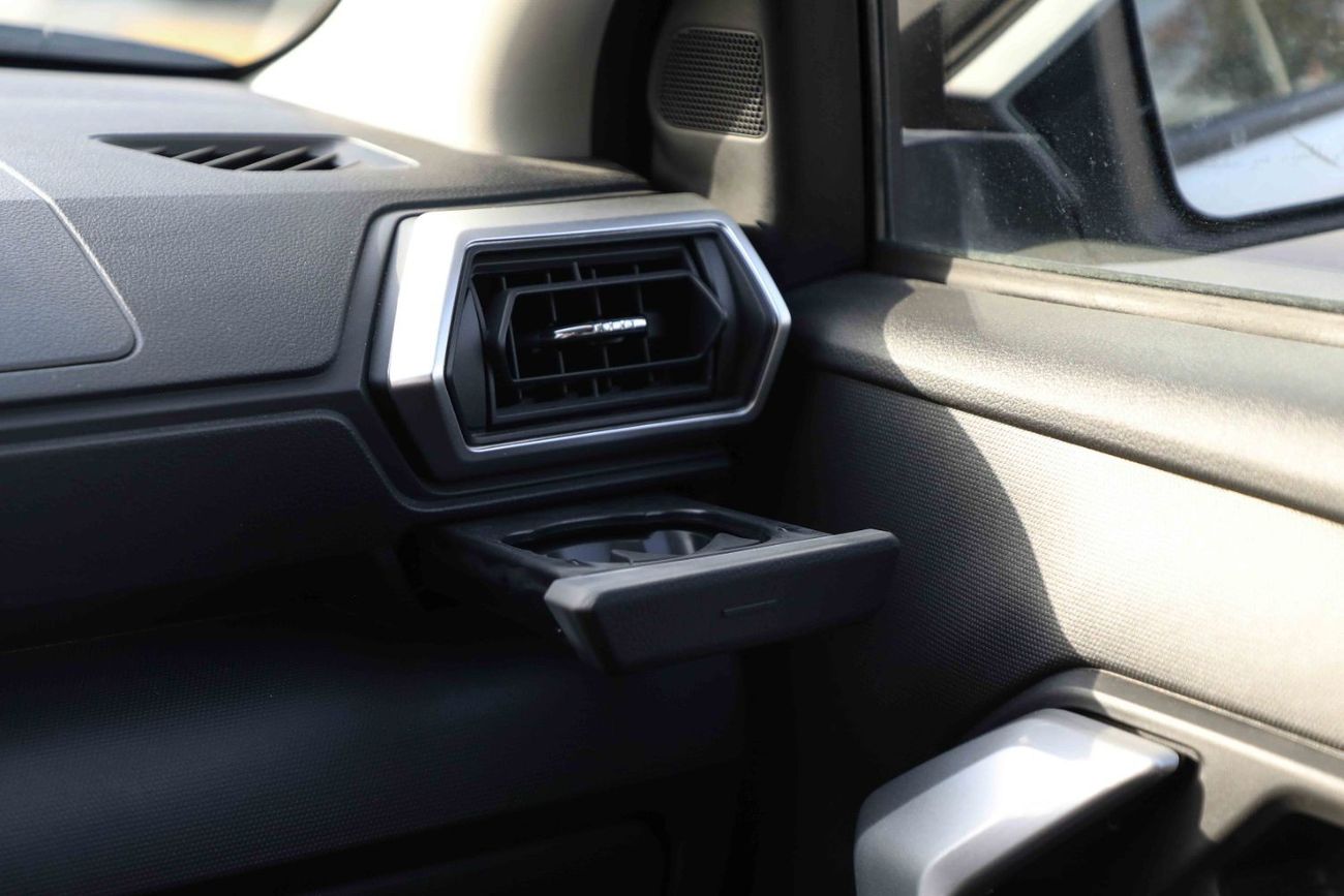 تويوتا ريز تويوتا رايز 2023 1.0 تيربو جي - ابيض من الداخل اسود | تصدير فقط