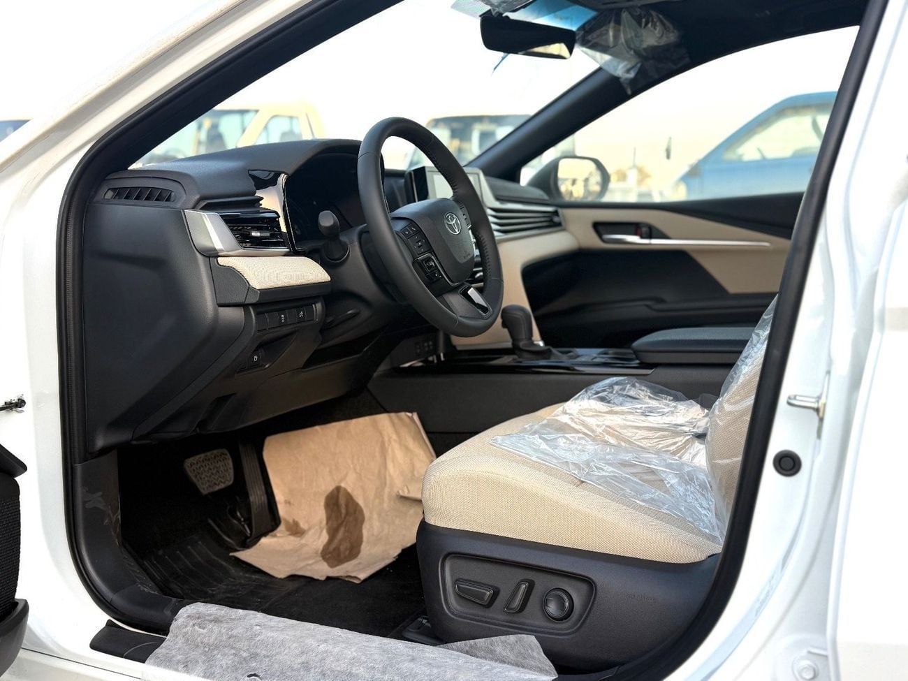 تويوتا كامري XLE 2.5L Hybrid