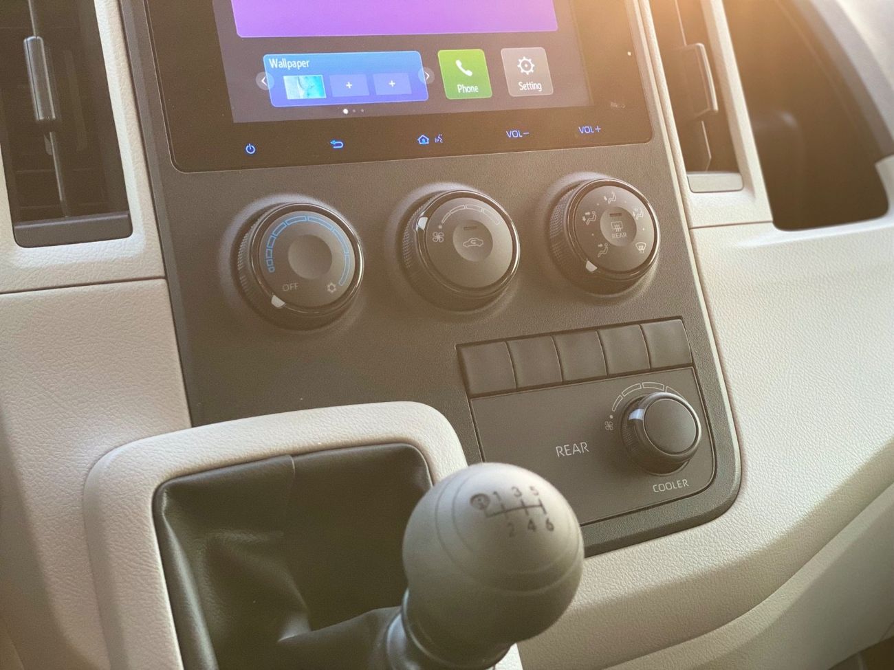 تويوتا هاياس Commuter Standard 2.8L