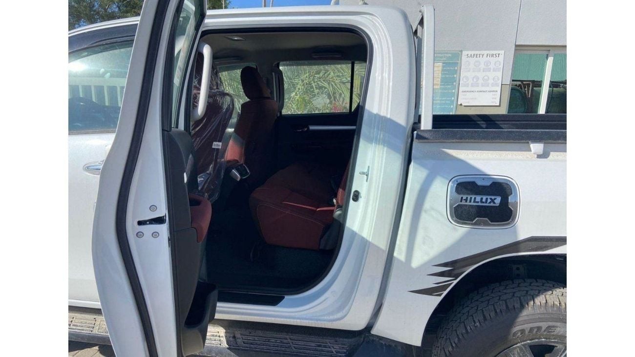 تويوتا هيلوكس DC DIESEL 2.4L 4x4 6AT FOR EXPORT