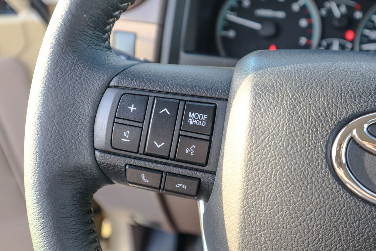 تويوتا لاند كروزر بيك آب Std 4.0L Single Cab Utility 4WD