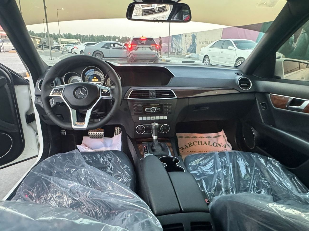Mercedes-Benz C 300 Luxury 3.0L In excellent condition and requires no expenses