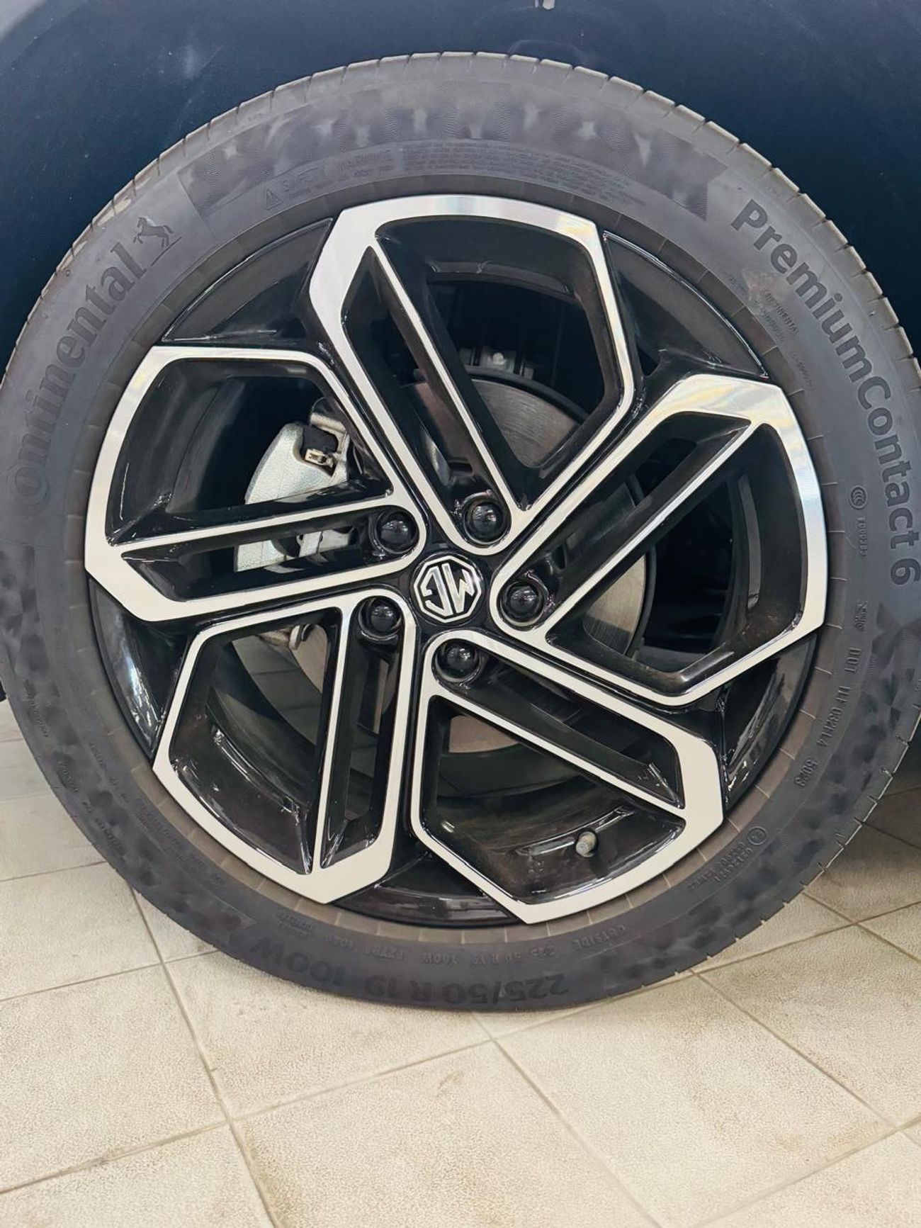 أم جي وان 1.5 LUX