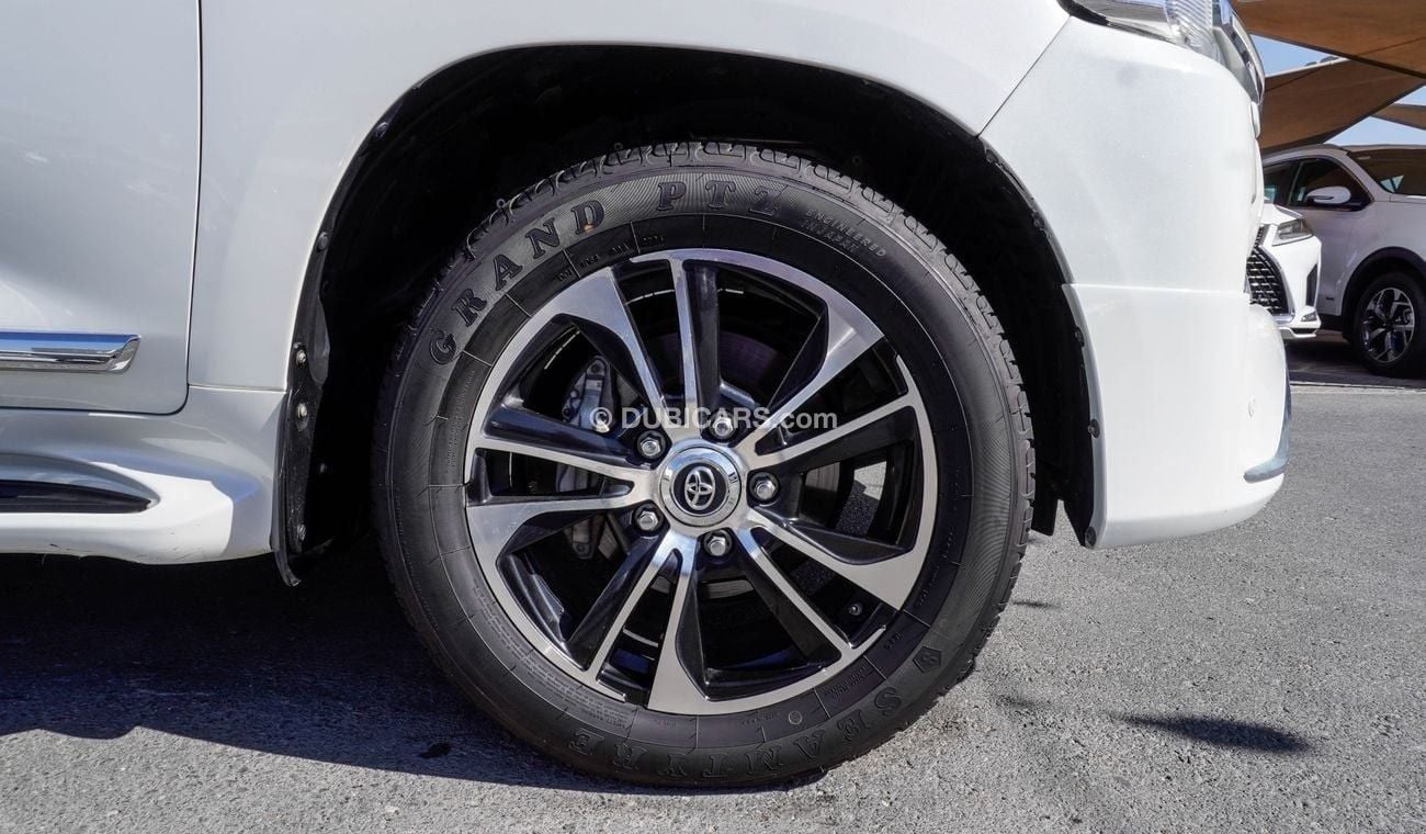 تويوتا لاند كروزر GXR V8