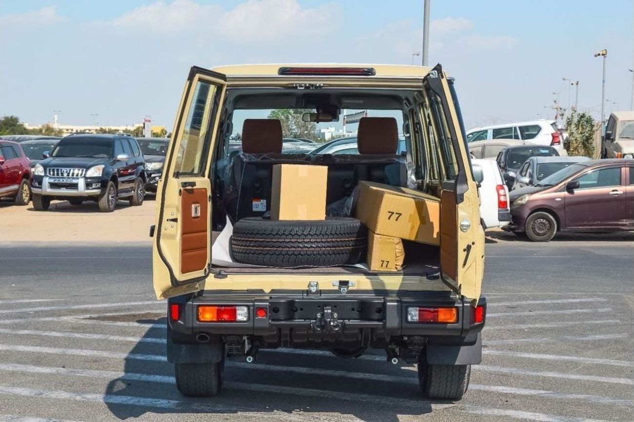 Toyota Land Cruiser 70 TOYOTA LAND CRUISER 76 4.0L V6 4WD 5DOOR SUV 2025