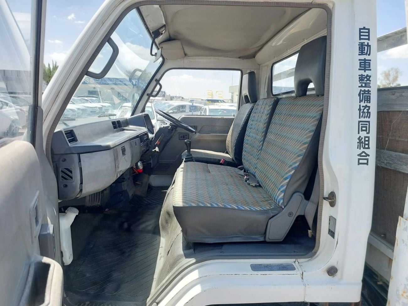 Mitsubishi Fuso Canter MITSUBISHI CANTER TRUCK RHD 1992 MODEL 3.9 L DIESEL MANUAL(PM60495)