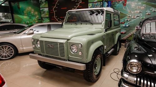 لاند روفر ديفندر Heritage Edition