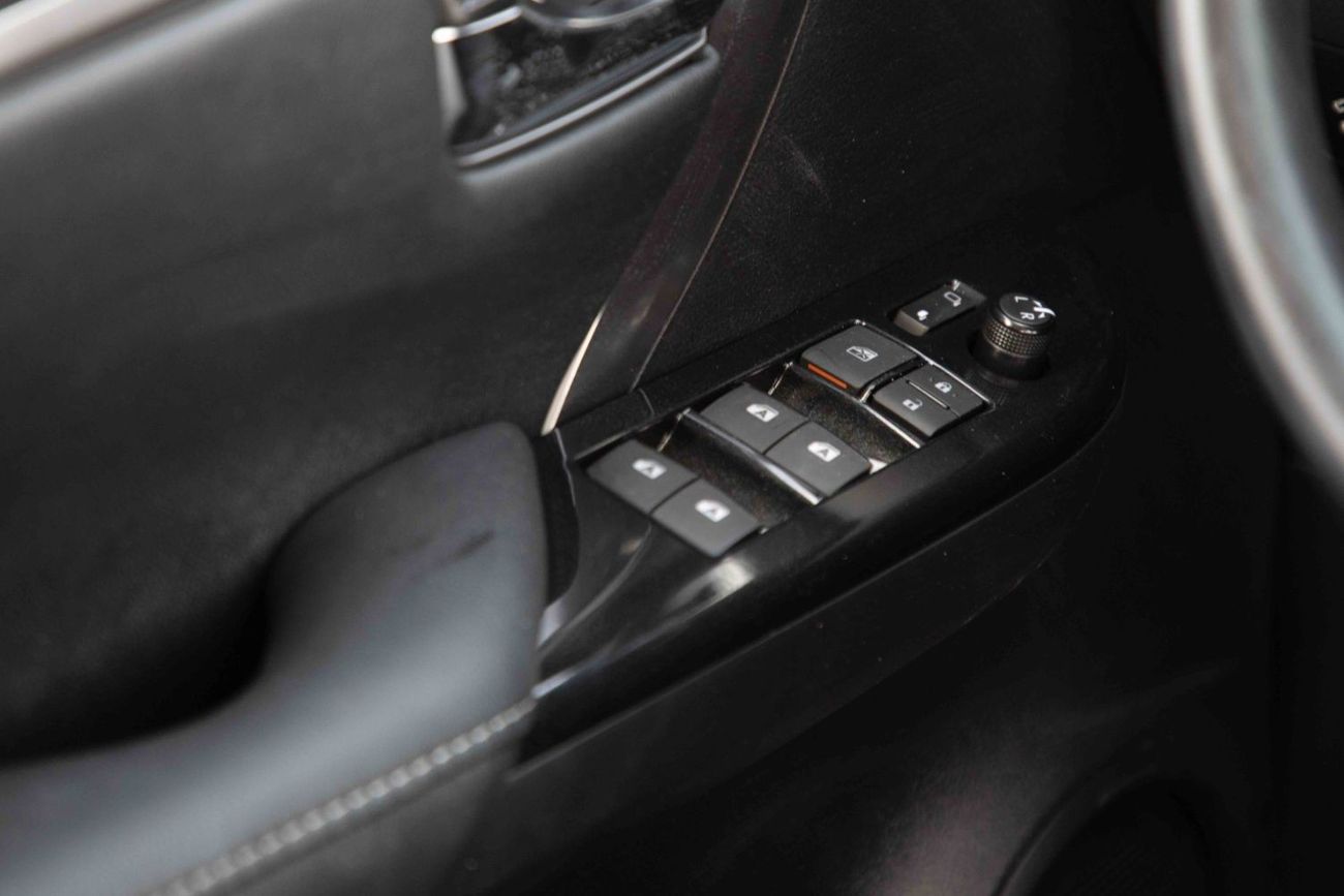 Toyota Fortuner 2023 Toyota Fortuner 4.0 Adventure - Platinum White Pearl inside Black