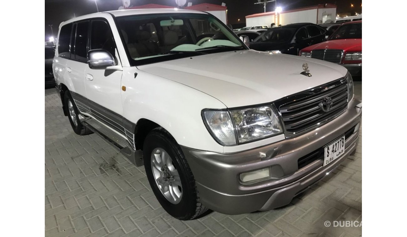 Toyota Land Cruiser تويوتا لاند كروزر2005 خليجي بحالة نظيفة