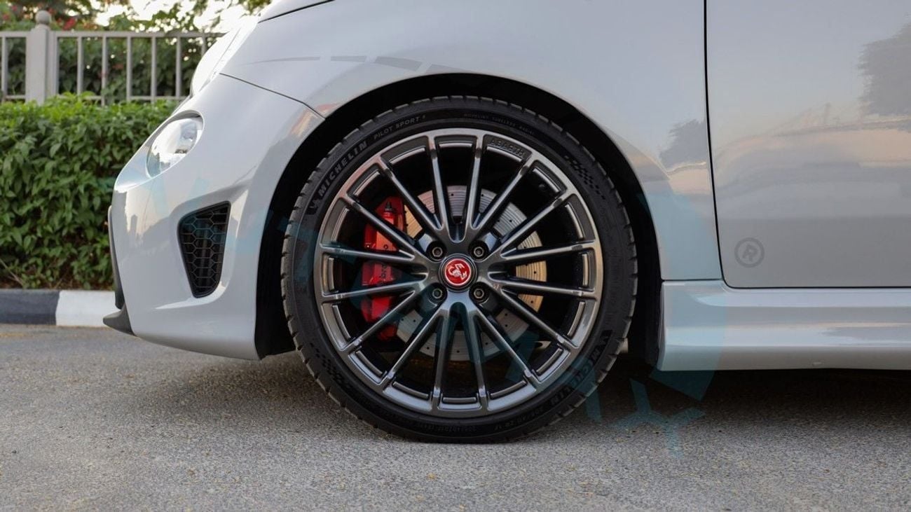 Abarth 695 Cabrio Turismo 1.4T GCC 38200Km 2023 With 2 years Or 120,000 Km Warranty @Official Dealer