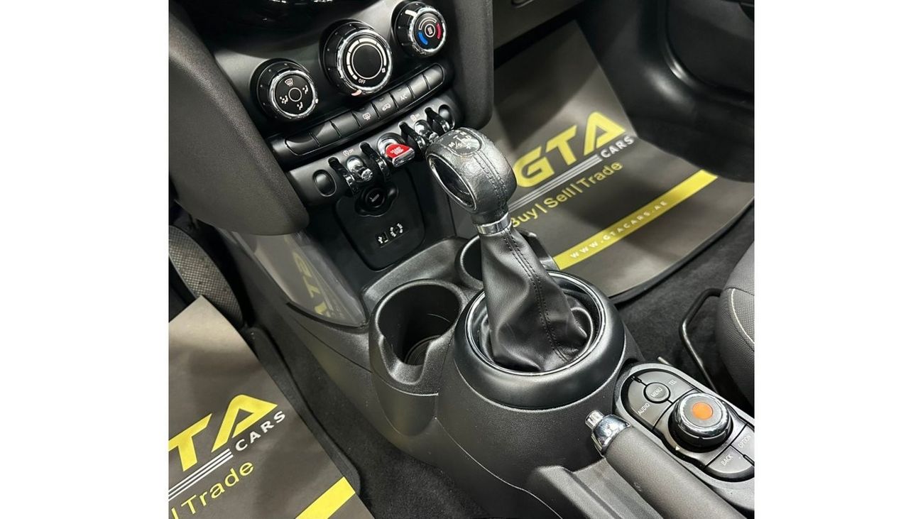 Mini Cooper Std 2015 Mini Cooper, Service History, Excellent Condition, GCC