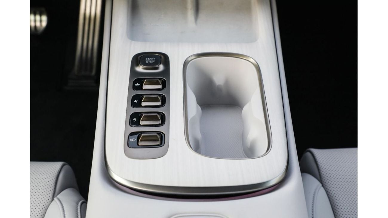 شاومى SU7 2024 XIAOMI SU7 MAX - أبيض داخل رمادي | سعر التصدير