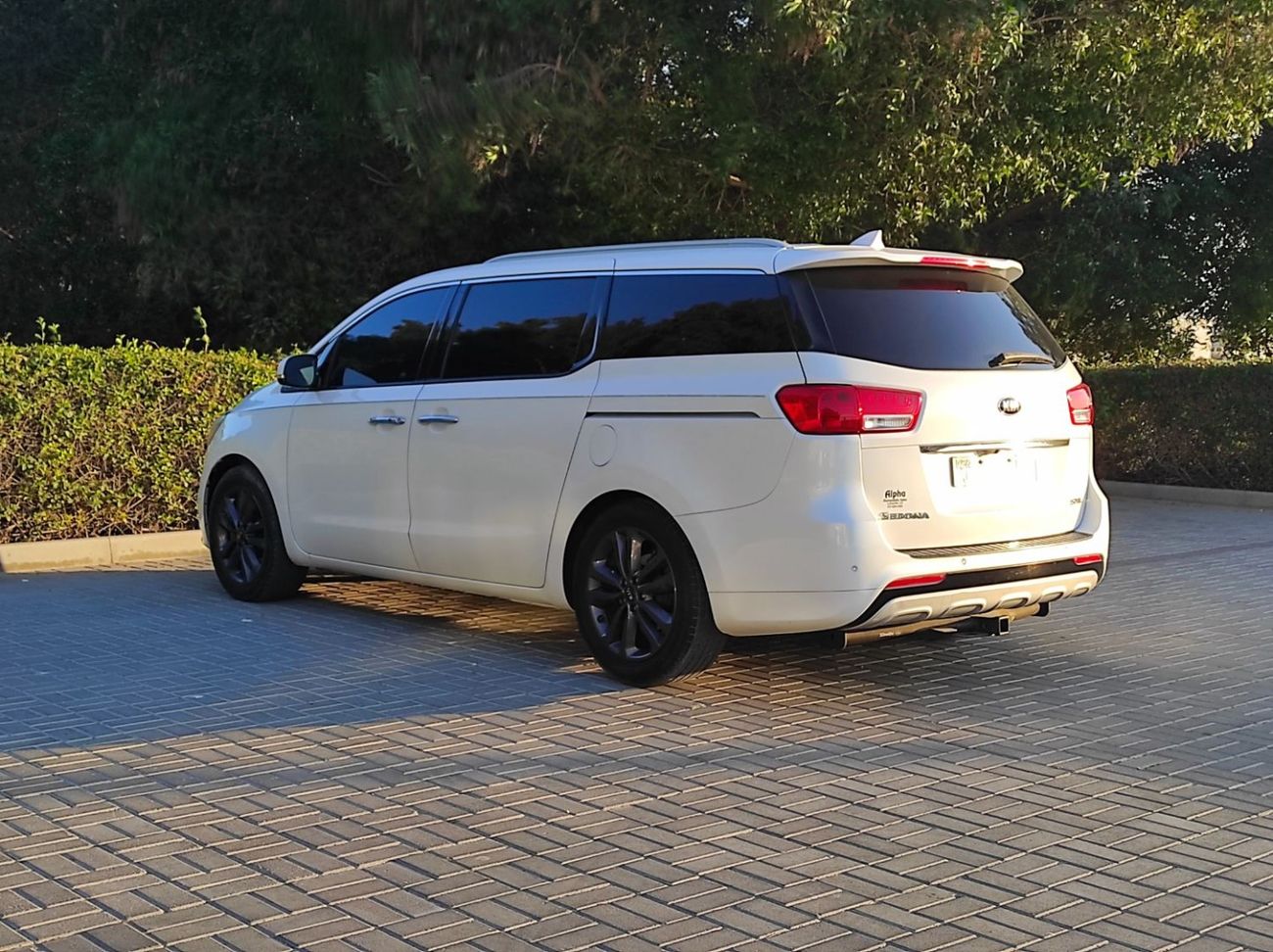 Kia Sedona Kia Sedona 2015 7 seater full options no1