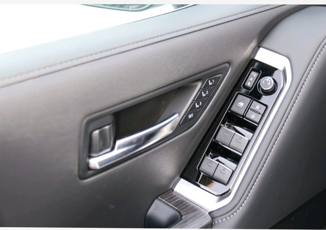 تويوتا لاند كروزر VXR 3.5L