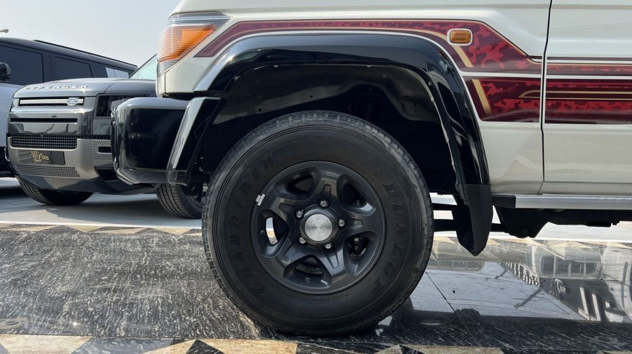 تويوتا لاند كروزر بيك آب 4.0L Double Cab