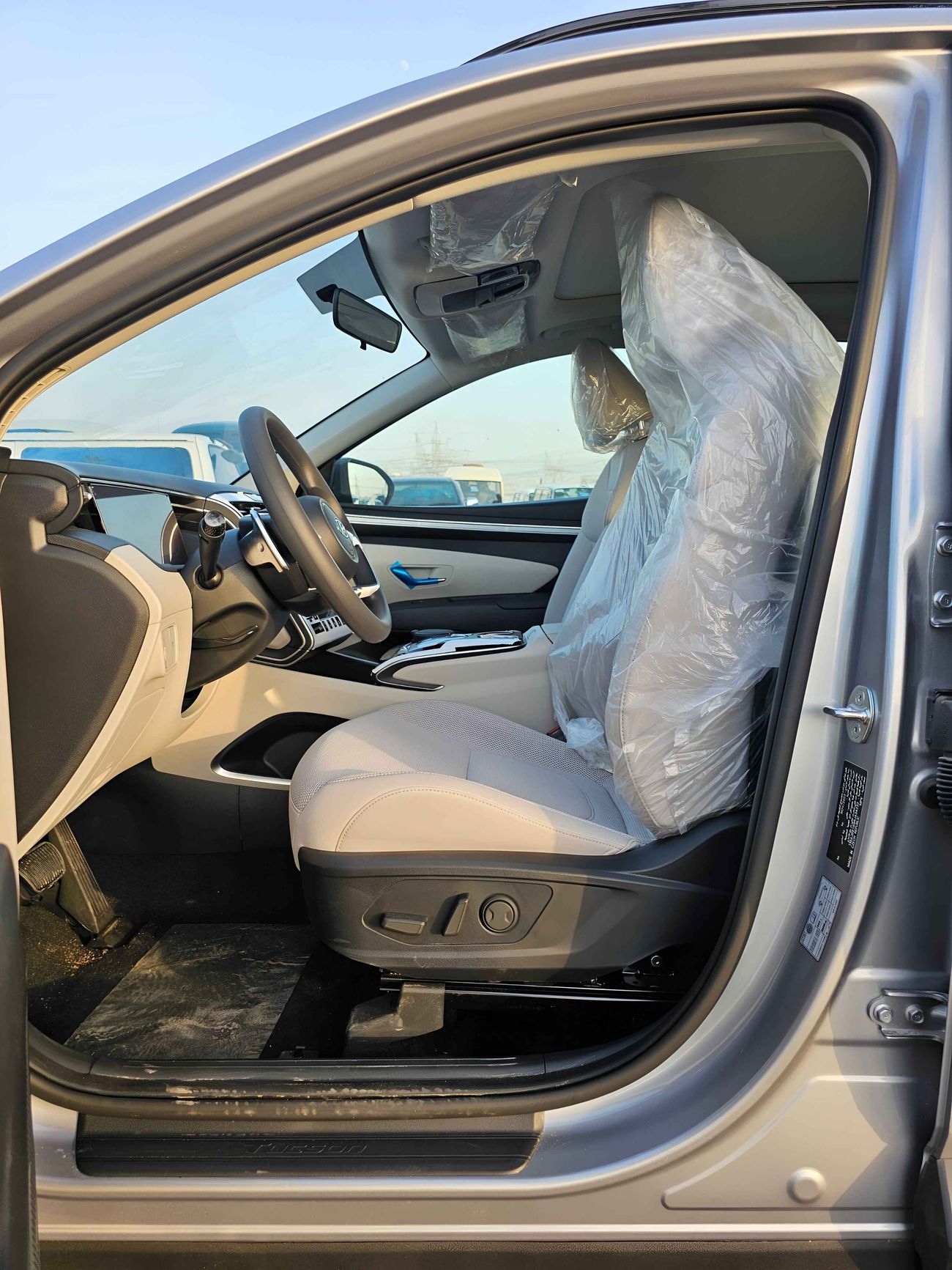 Hyundai Tucson 1.6T V4 PETROL, DRIVER POWER SEATS WITH PANORAMIC ROOF /  FULL OPTION (CODE# 68027)