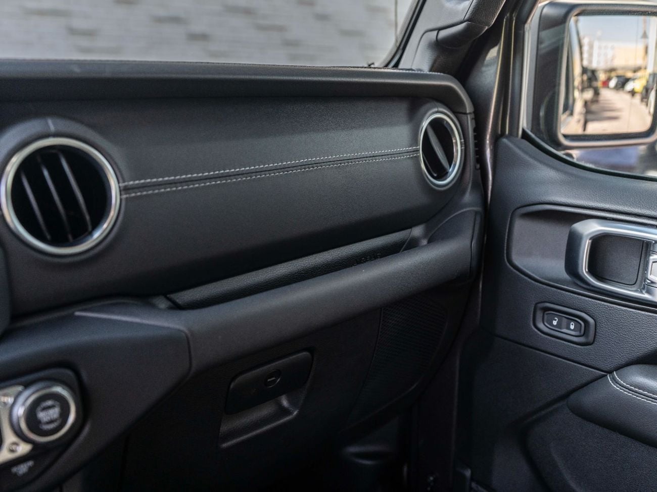 Jeep Wrangler Sahara 3.6L A/T (5 Seater)