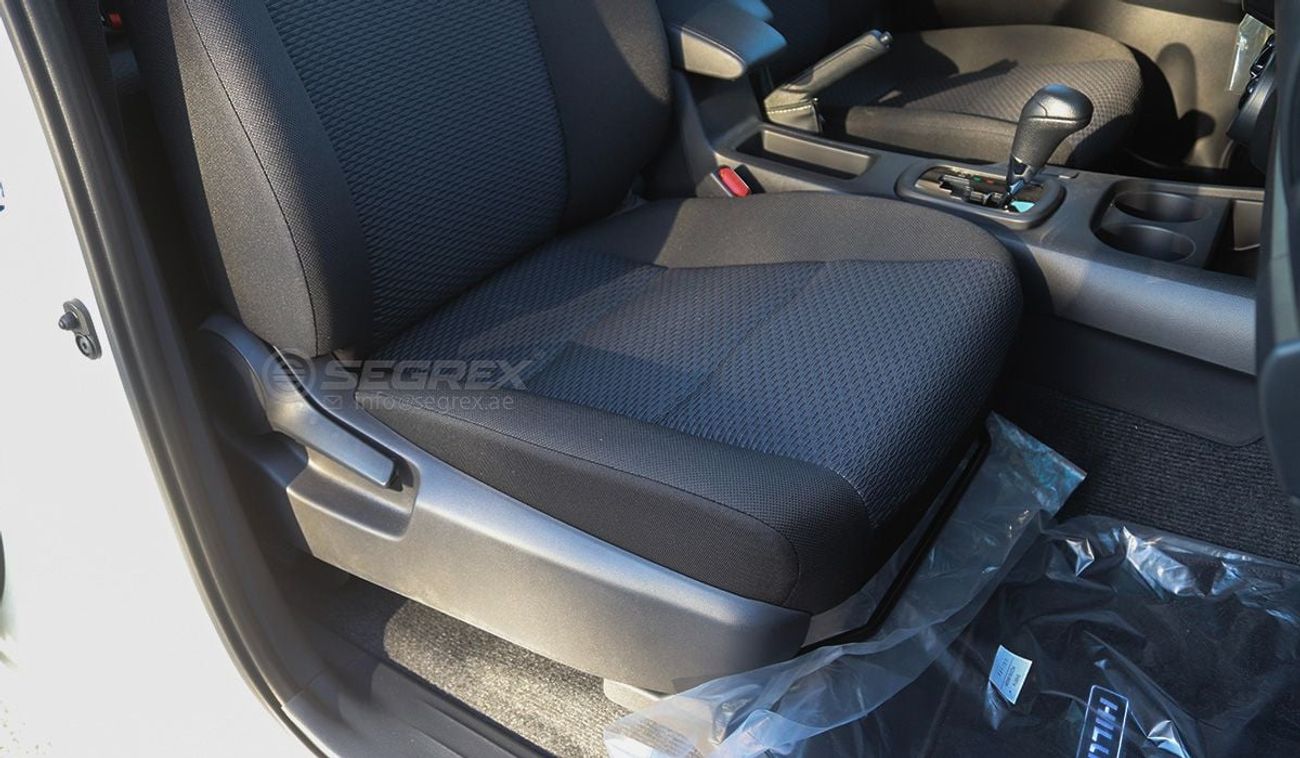 Toyota Hilux DC . 2.7L . Petrol . 4WD . 6-Speed Automatic . 5 Seats . 4 Doors For Export