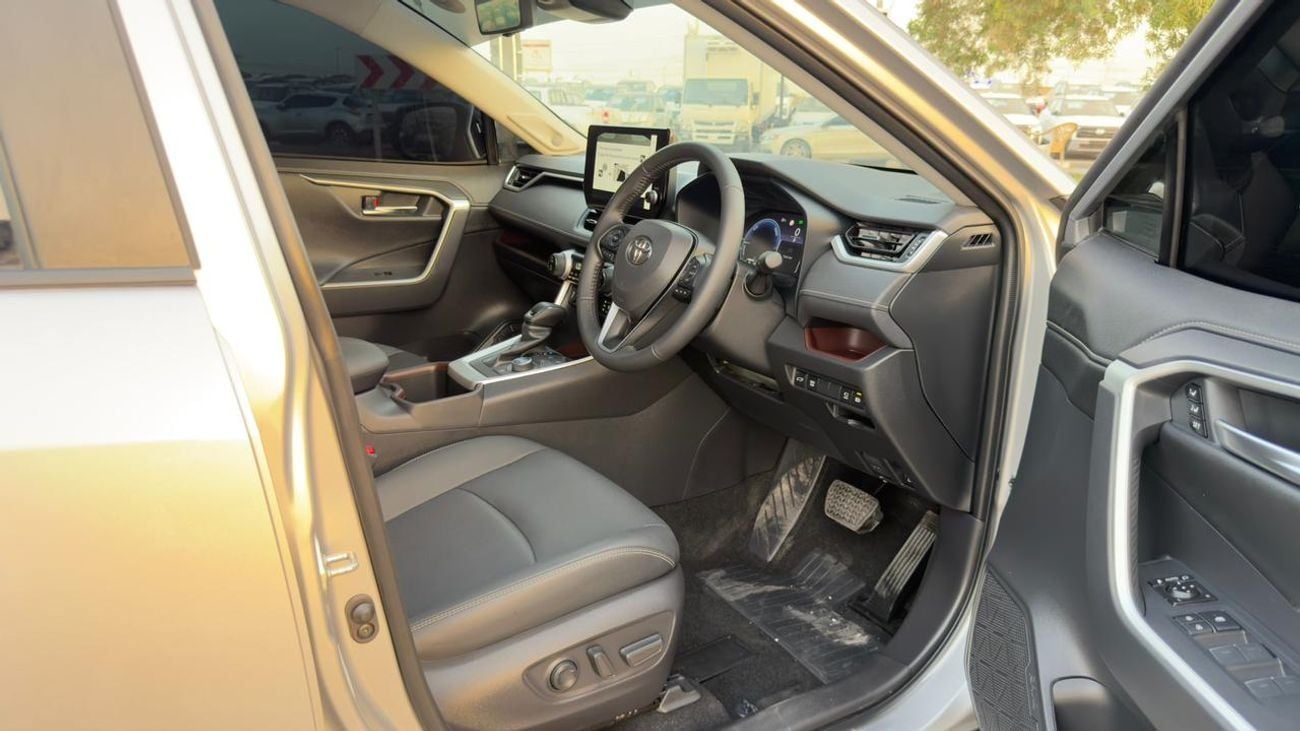 تويوتا راف ٤ -