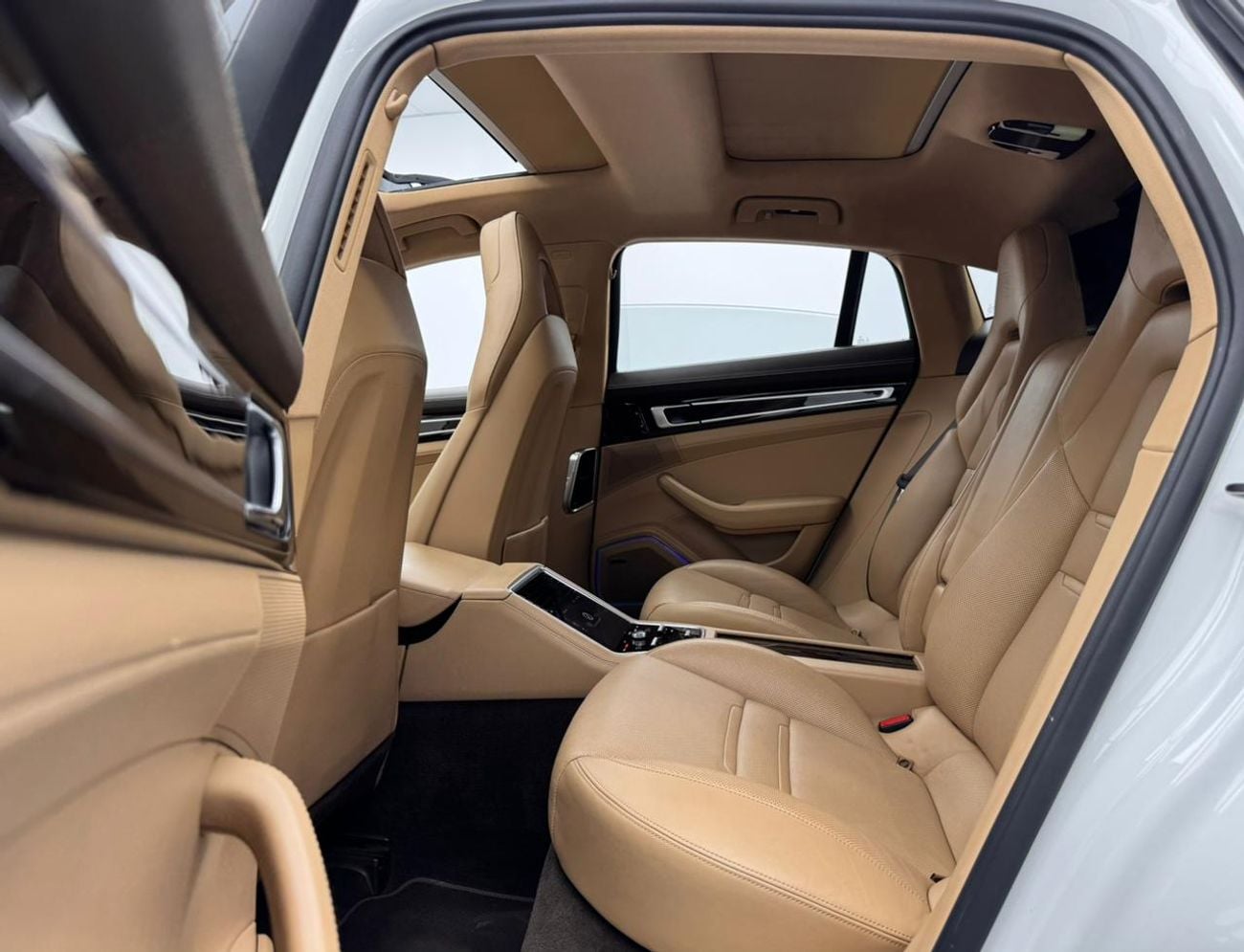 بورش باناميرا 4S 2.9L 2018 Porsche Panamera 4S, Full Porsche Service History, Sport Chrono Package, GCC2018 Porsch