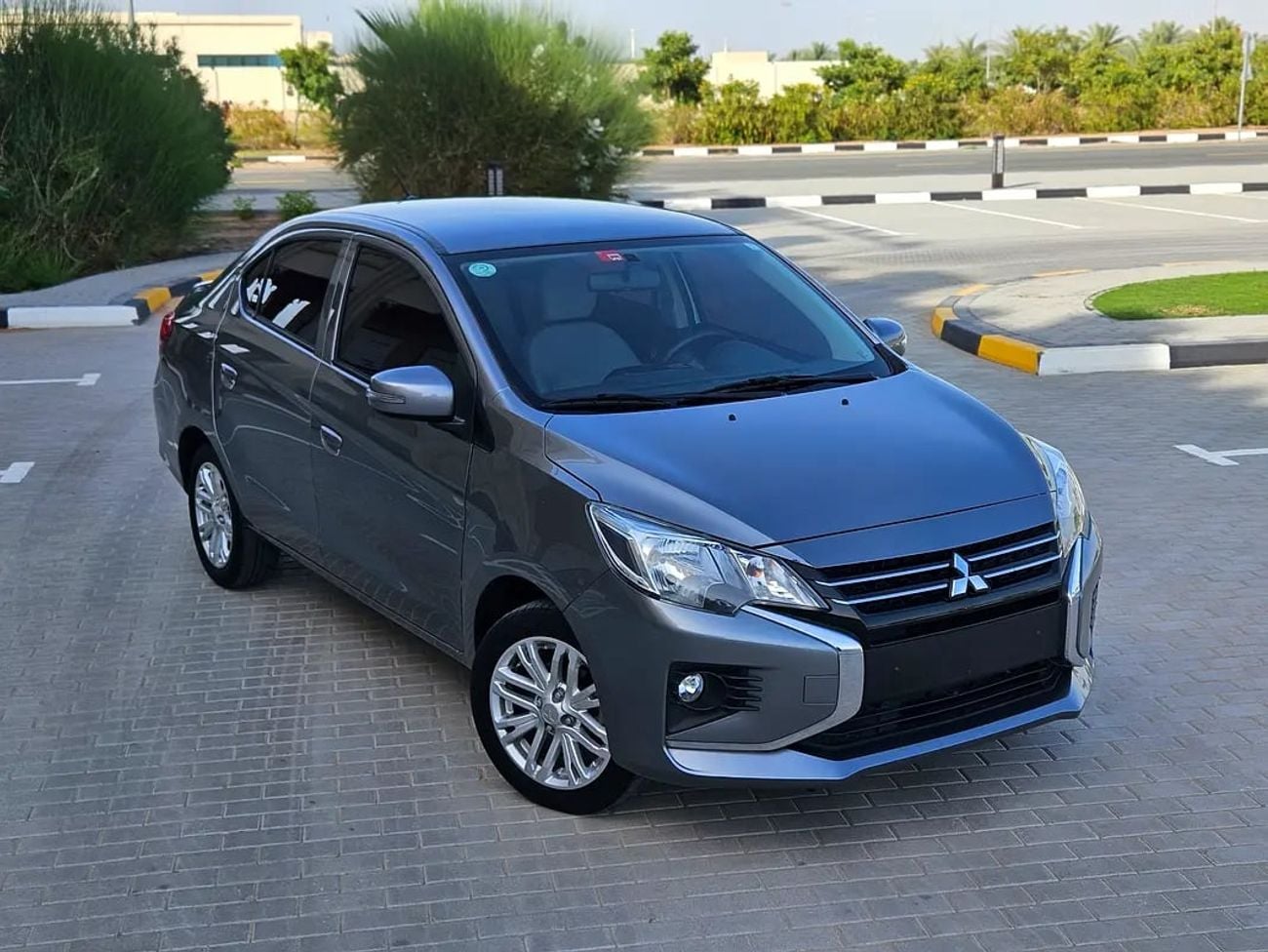 ميتسوبيشي اتراج GLX GCC Premium Condition With Low KM Perfect Inside Out