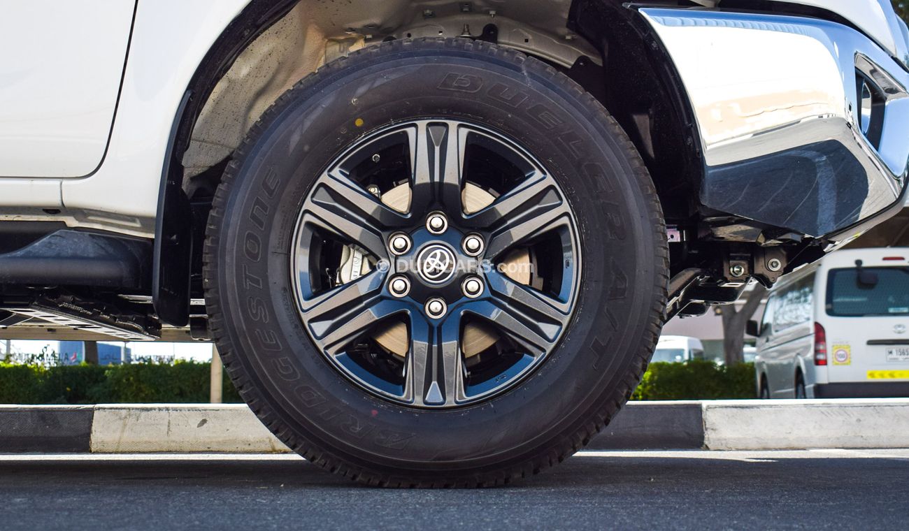 Toyota Hilux 2.4 L Diesel