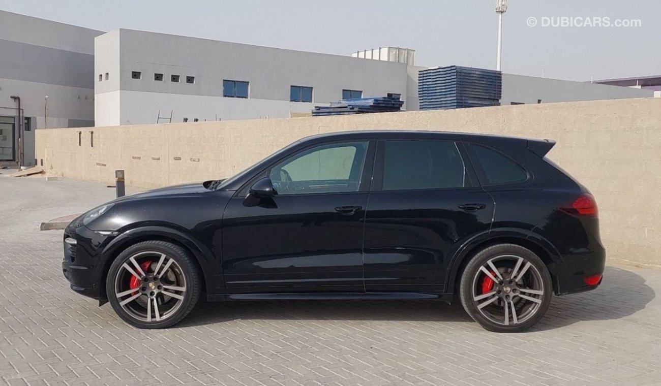 Porsche Cayenne GTS 2013 GCC 4.8 V8