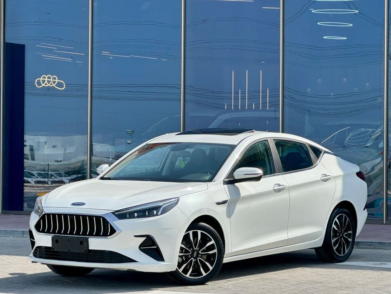 جاك J7 560-Monthly l GCC l 1.5T, Sunroof, Leather l Warranty