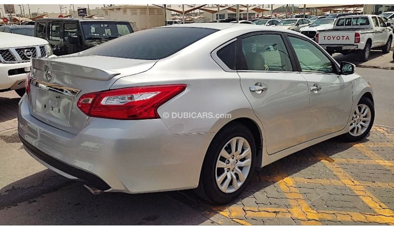 نيسان ألتيما