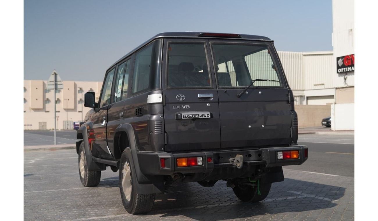 تويوتا لاند كروزر 70 TOYOTA LAND CRUISER 4.5 V8 DIESEL HTOP 5 DOOR