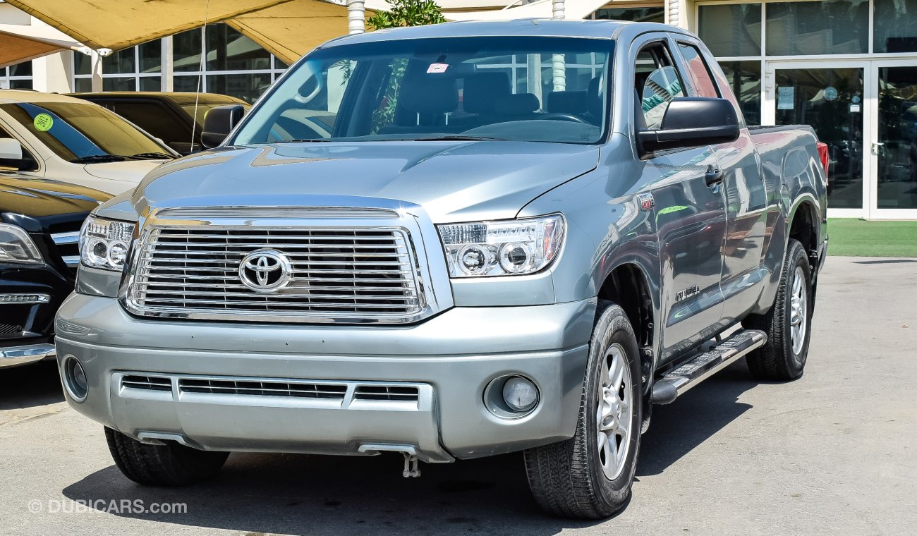 Toyota Tundra 5.7L V8 / SUPER CLEAN / WARRANTY/ ZERO DOWN PAYMENT