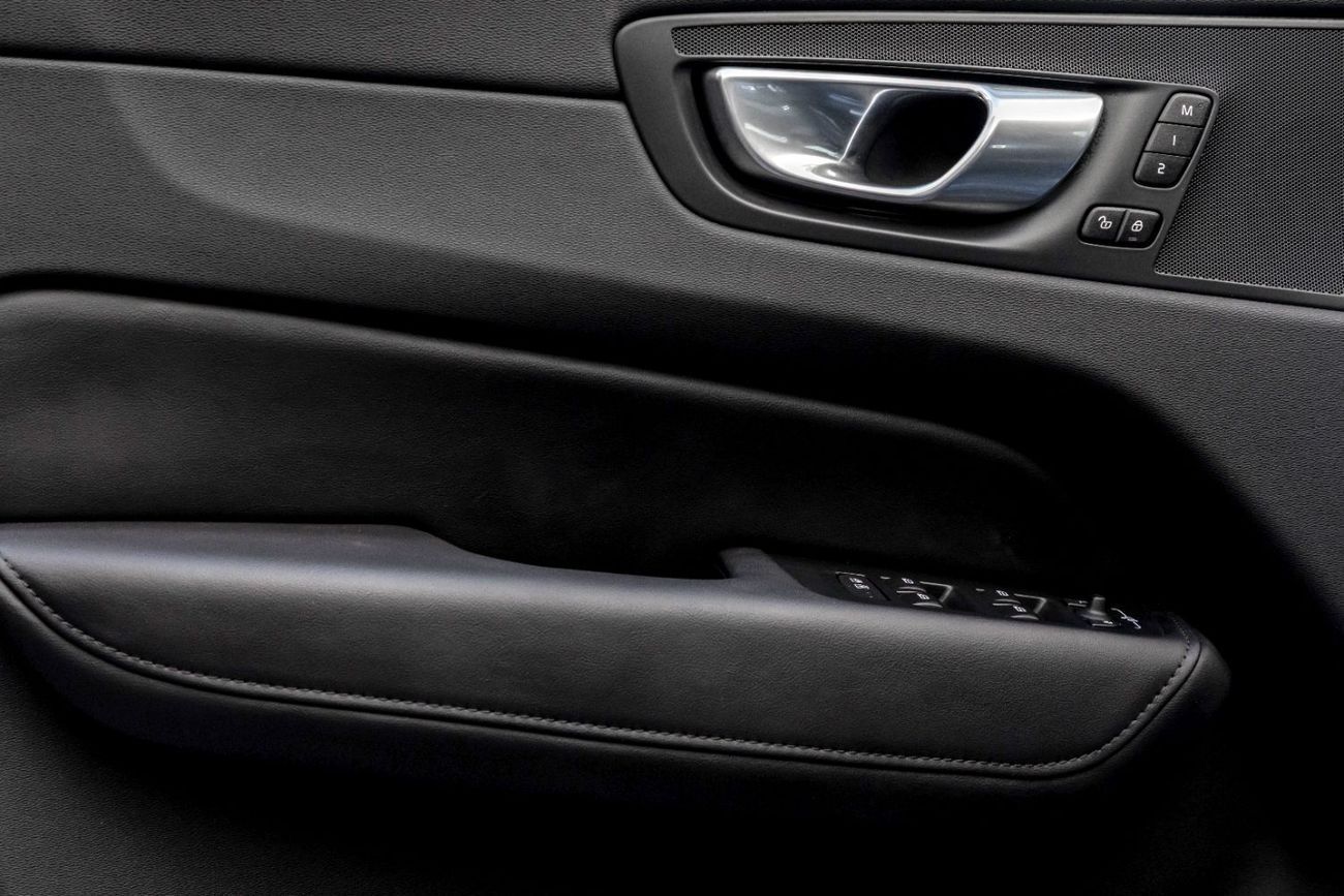 Volvo XC60 B5 CORE | 2,937 P.M  | 0% Downpayment | AGENCY WARRANTY!