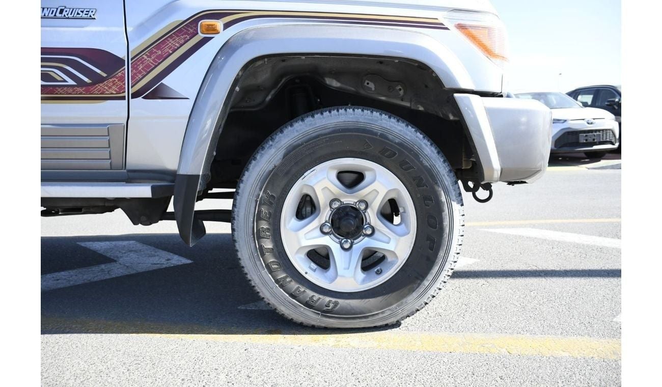 Toyota Land Cruiser Pick Up 4.0L V6 Petrol  ( ready stock available )