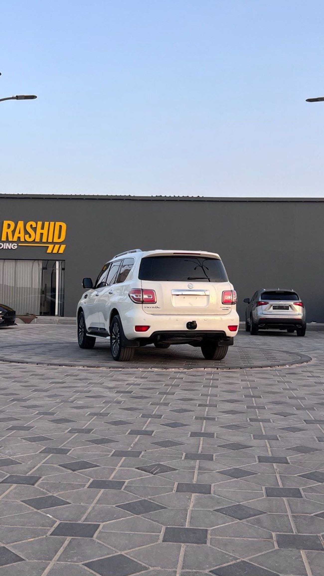 نيسان باترول LE Platinum 5.6L