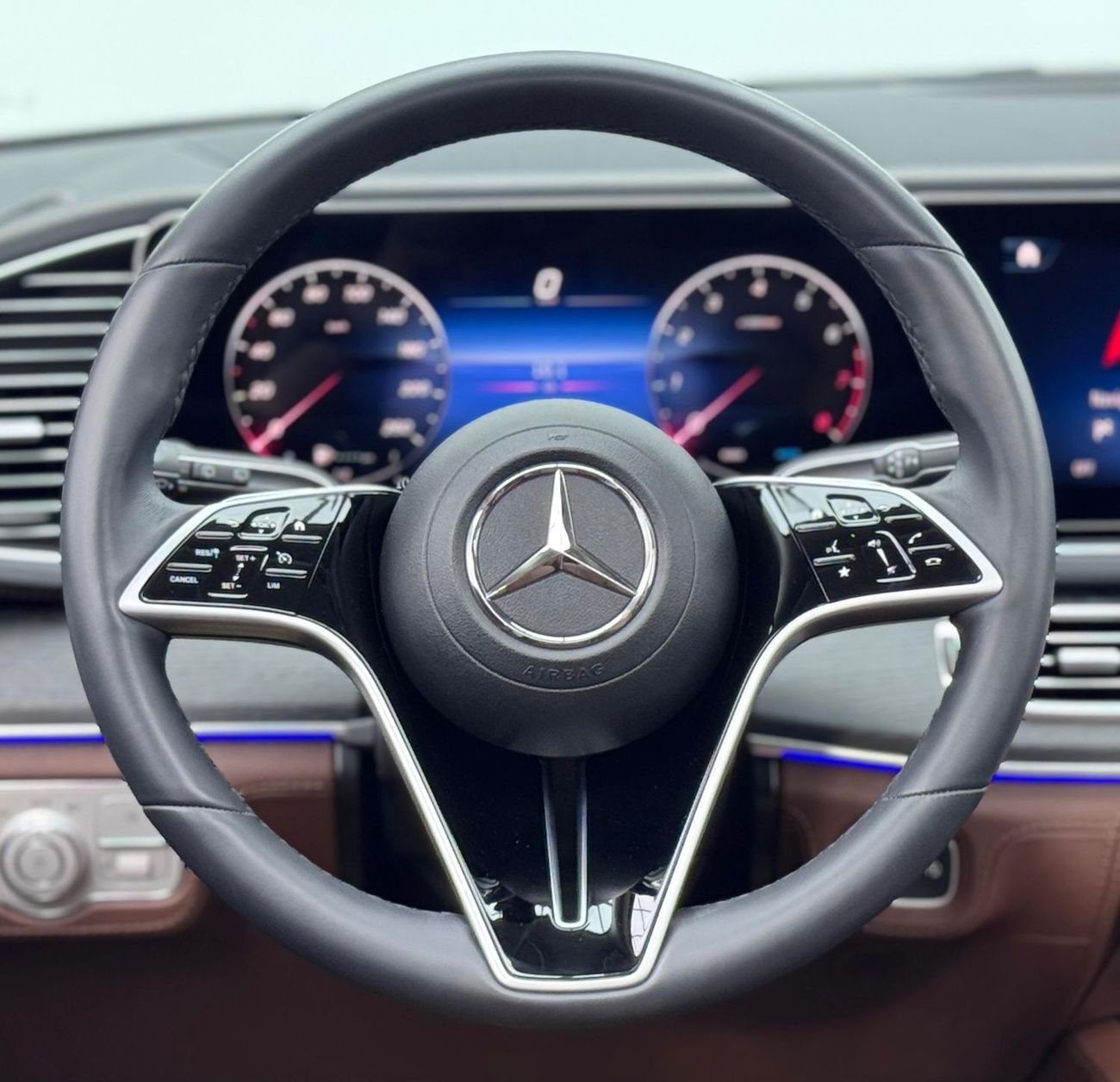 Mercedes-Benz GLE 450 4MATIC 2024 Mercedes Benz GLE450 AMG 4MATIC, 2028 Mercedes Warranty + Service Pack, Very Low Km, GCC