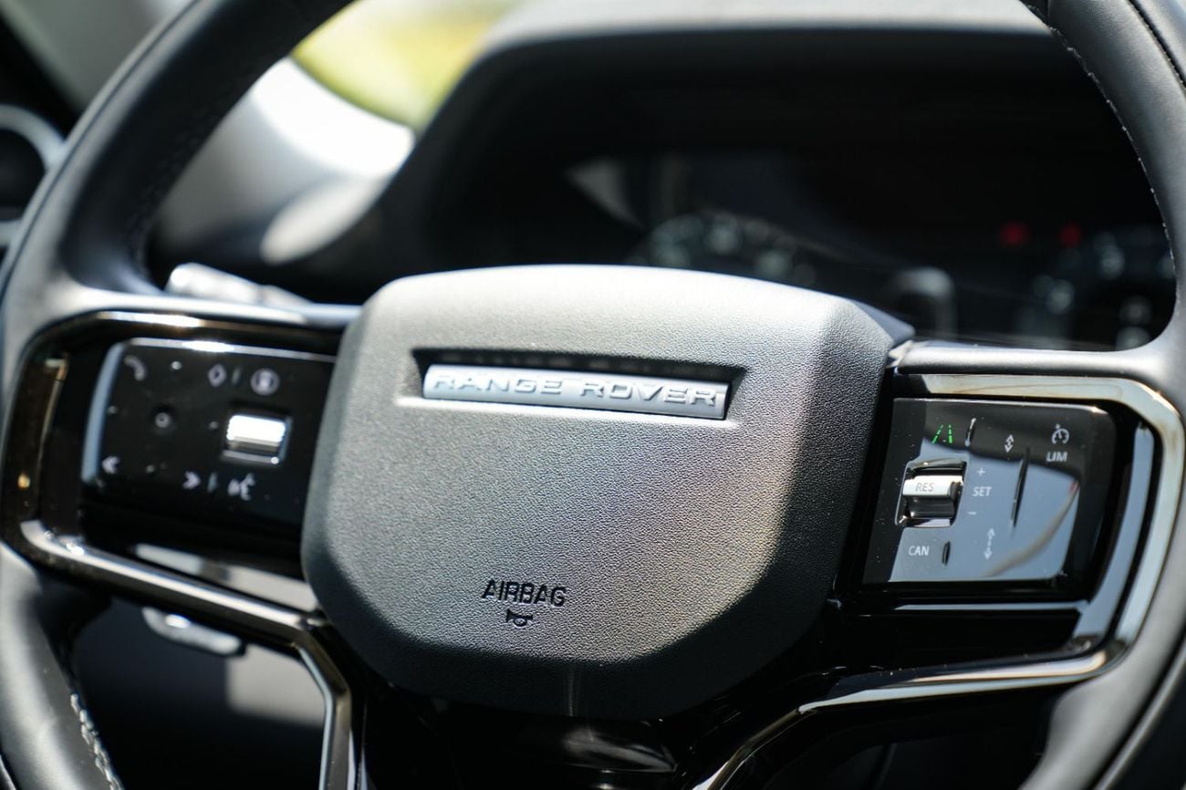 لاند روفر رانج روفر إيفوك SE P250 DYNAMIC 2025!! FIVE YEARS WARRANTY!! THREE YEARS SERVICE CONTRACT