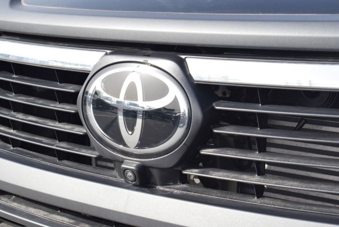 تويوتا هيلوكس Diesel Black 2025