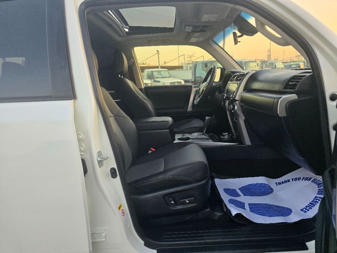 تويوتا Runner4 2024 Full option 4x4 , sunroof and 7 seater