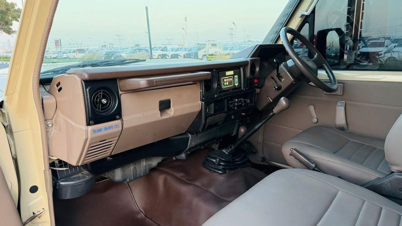 Toyota Land Cruiser 70 1991| 4.2L DIESEL | MT | RHD | HEAVY BULL BAR WITH LED LIGHTS | HEAVY ROOF RACK | DUAL BULL BAR ANTE