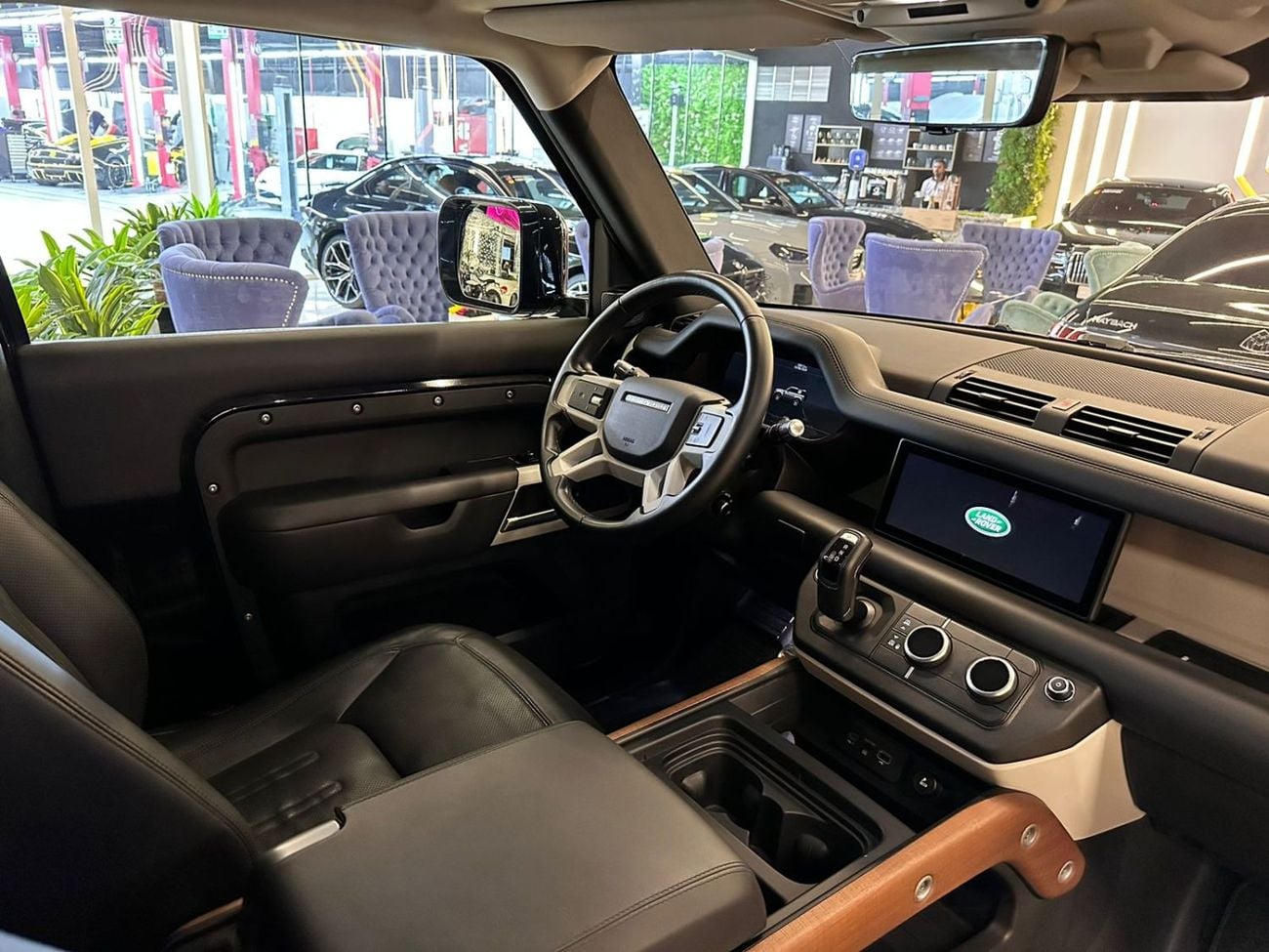 لاند روفر ديفندر P400 90 HSE 3.0L (5 Seater)