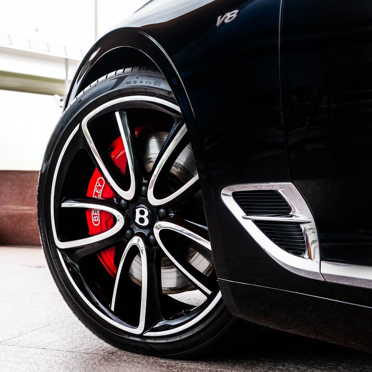 بنتلي كونتيننتال جي تي 4.0T V8