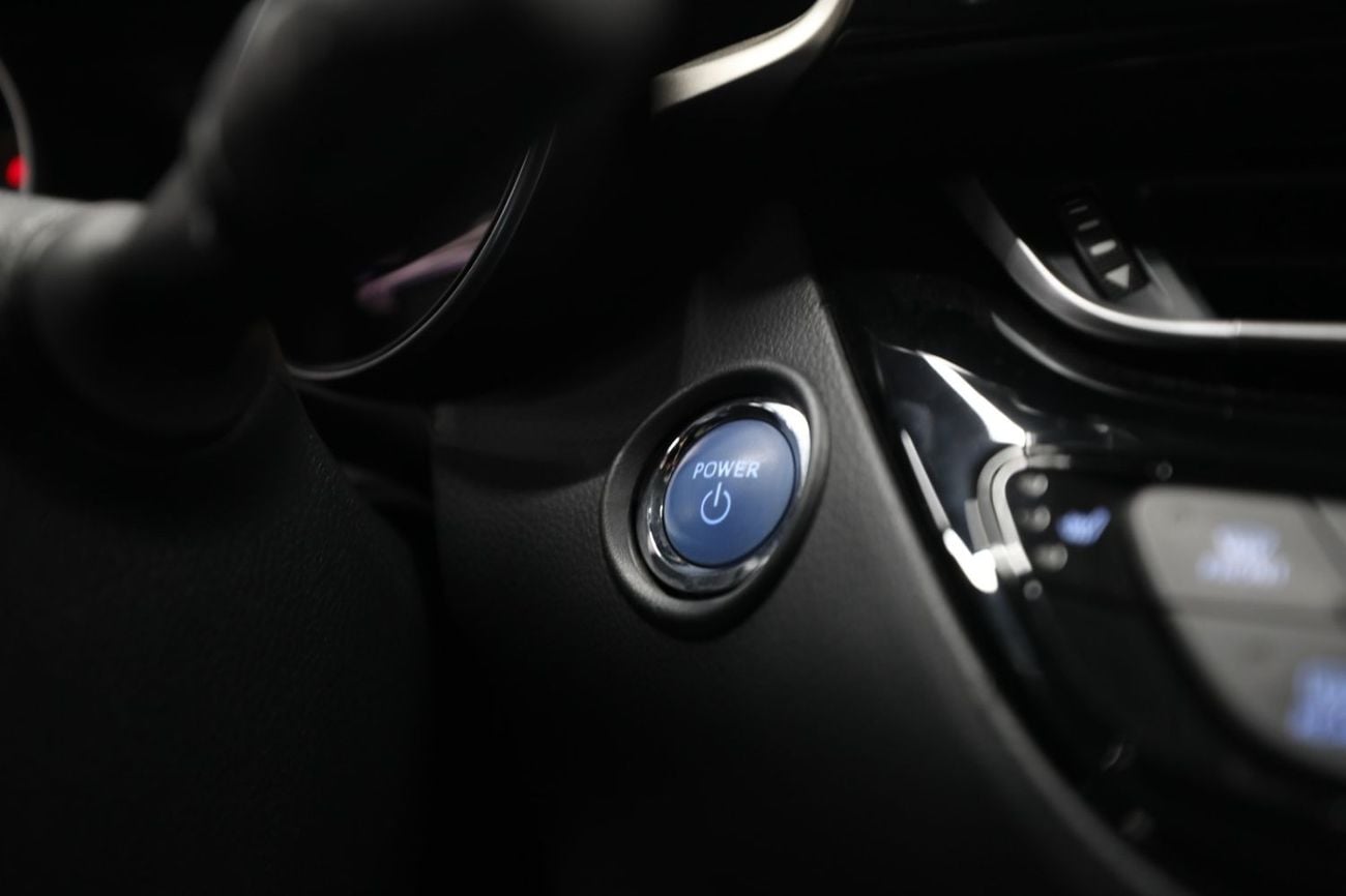 تويوتا CHR GCC | Toyota C HR | 1.8L Hybrid  | 2 Years Warranty | AED 1450 monthly with 0% Downpayment | Ref#R36