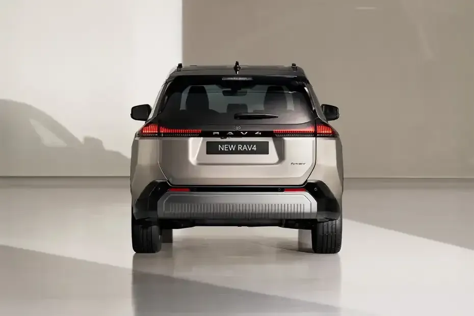 تويوتا راف ٤ exterior - Rear Profile