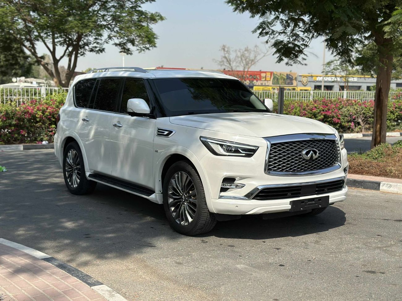 إنفينيتي QX80 Luxury 5.6L