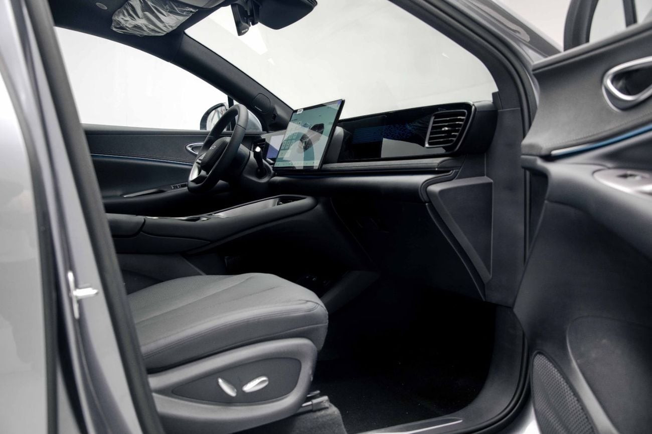 بي واي دي سيليون 06 Navigation Plus EV - Grey Inside Black | Export Price